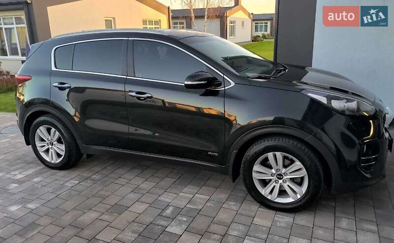 Позашляховик / Кросовер Kia Sportage 2016 в Тарасівці