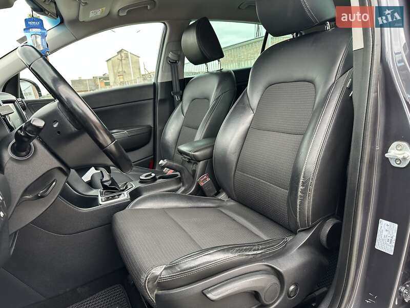 Внедорожник / Кроссовер Kia Sportage 2016 в Радехове