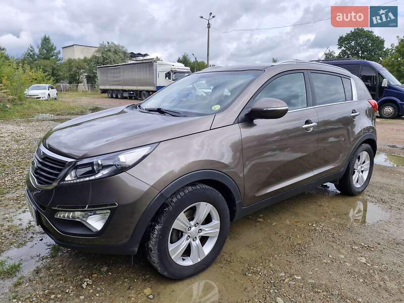 Внедорожник / Кроссовер Kia Sportage 2011 в Калуше