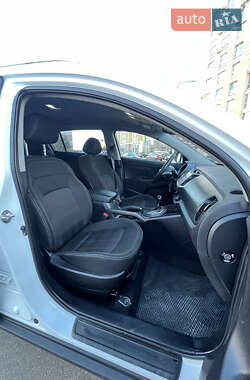 Внедорожник / Кроссовер Kia Sportage 2012 в 