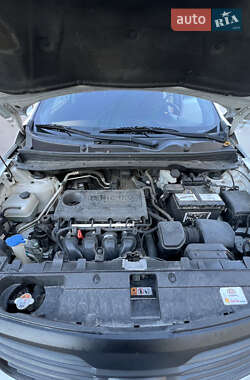 Внедорожник / Кроссовер Kia Sportage 2012 в 