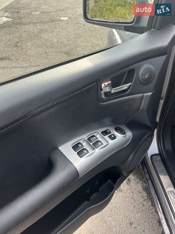 Позашляховик / Кросовер Kia Sportage 2006 в Лубнах