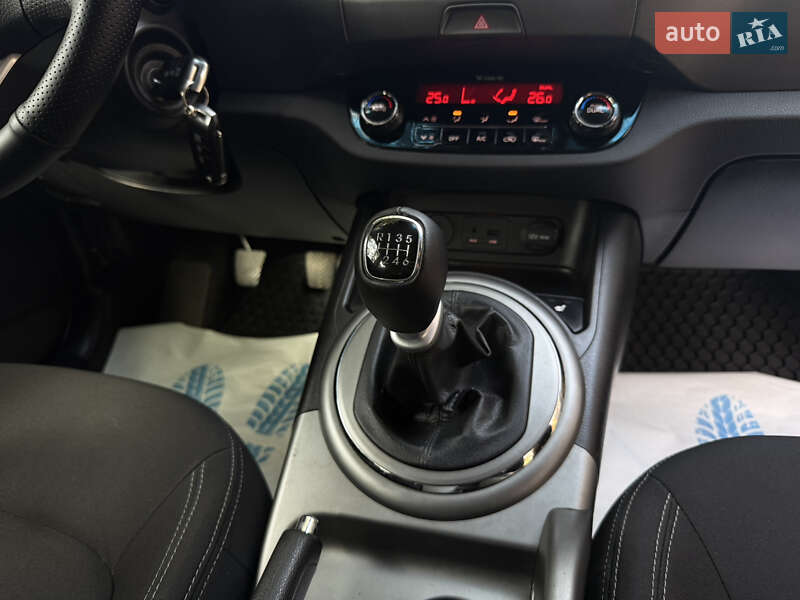 Внедорожник / Кроссовер Kia Sportage 2014 в Тячеве