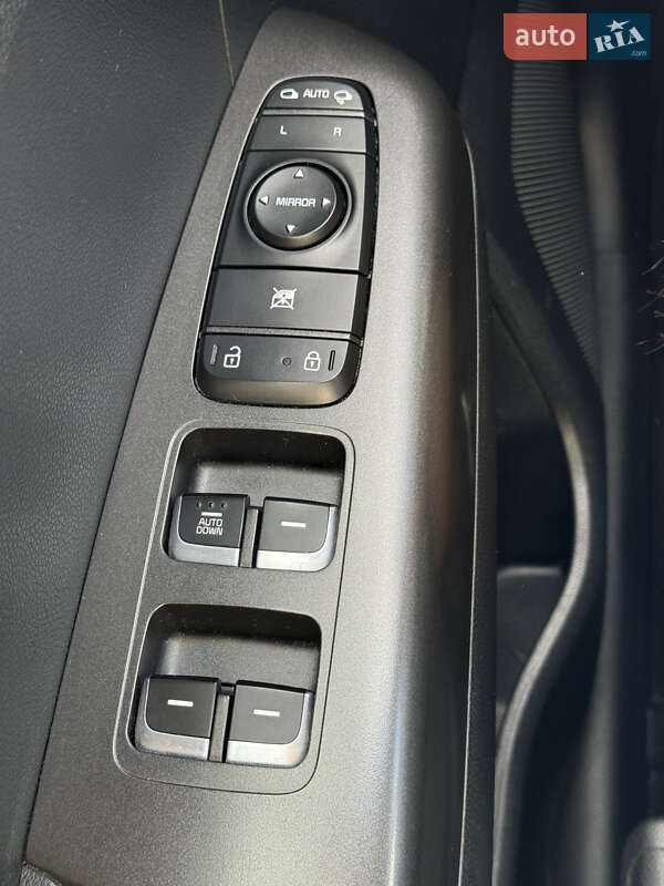 Внедорожник / Кроссовер Kia Sportage 2017 в Львове