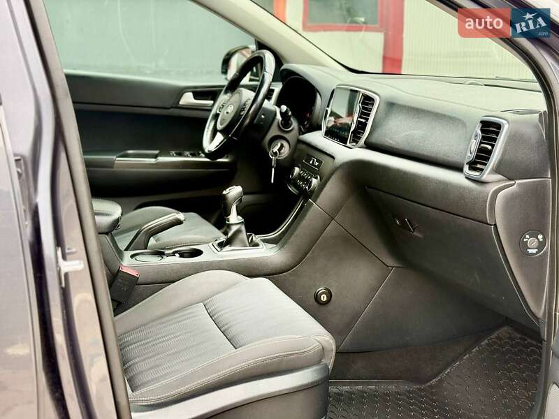 Внедорожник / Кроссовер Kia Sportage 2016 в Львове