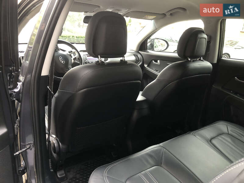 Внедорожник / Кроссовер Kia Sportage 2013 в Ивано-Франковске фото 14 Внедорожник / Кроссовер Kia Sportage 2013 в Ивано-Франковске