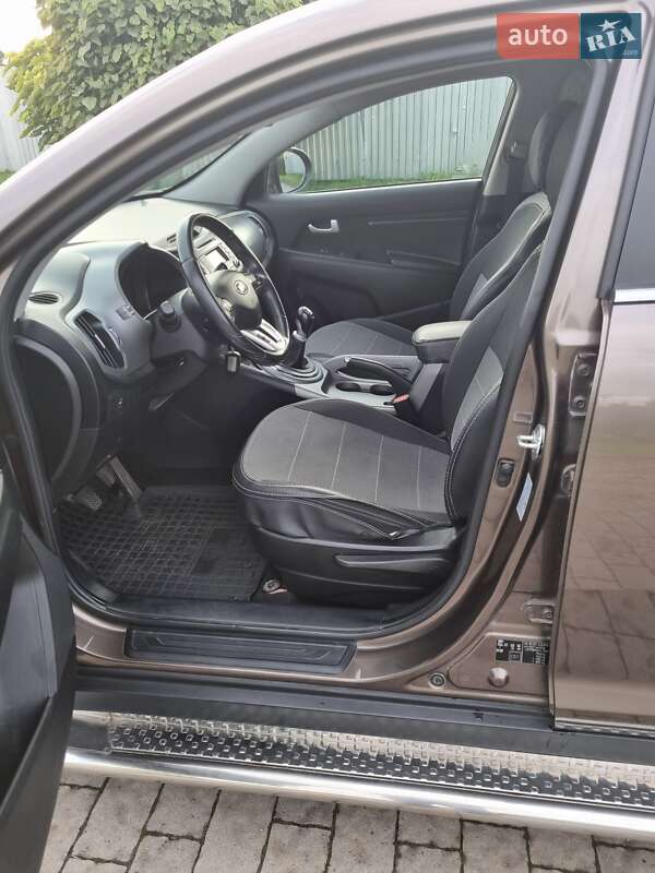 Позашляховик / Кросовер Kia Sportage 2015 в Львові