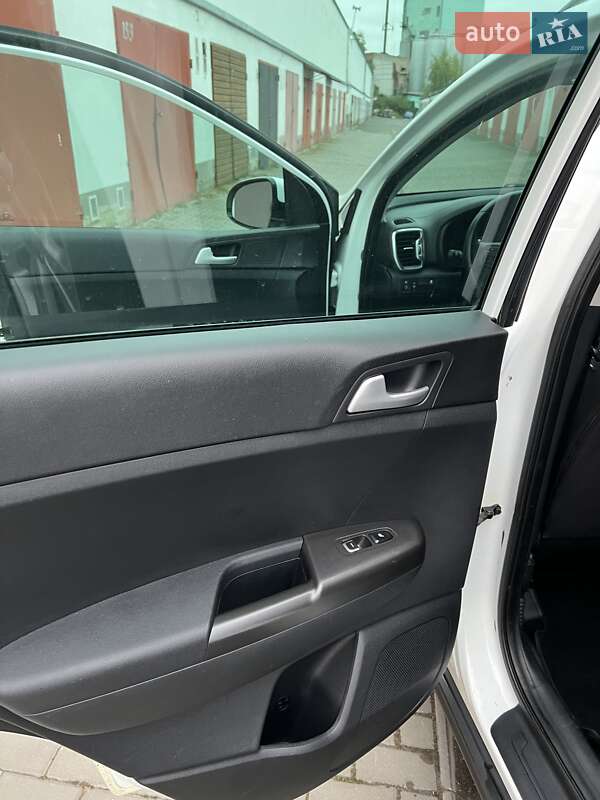 Позашляховик / Кросовер Kia Sportage 2016 в Луцьку фото 10 Позашляховик / Кросовер Kia Sportage 2016 в Луцьку