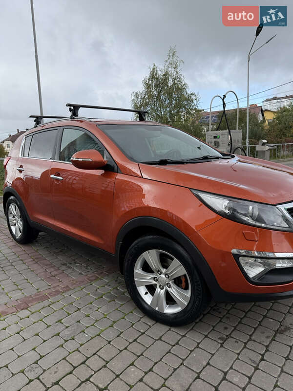 Позашляховик / Кросовер Kia Sportage 2011 в Івано-Франківську