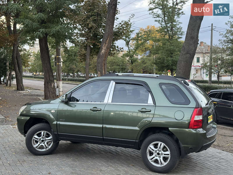Позашляховик / Кросовер Kia Sportage 2005 в Миколаєві