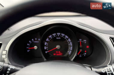 Позашляховик / Кросовер Kia Sportage 2012 в 