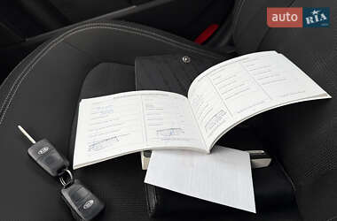 Позашляховик / Кросовер Kia Sportage 2012 в 