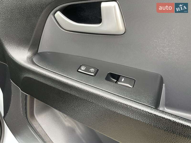 Позашляховик / Кросовер Kia Sportage 2012 в Ковелі