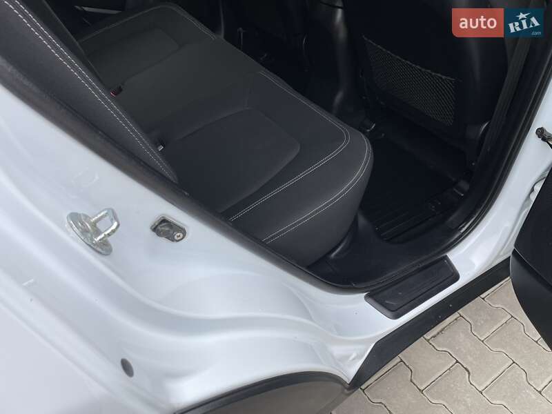 Позашляховик / Кросовер Kia Sportage 2012 в Ковелі