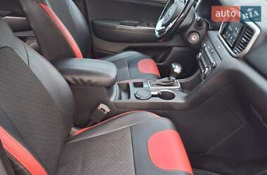 Позашляховик / Кросовер Kia Sportage 2018 в 