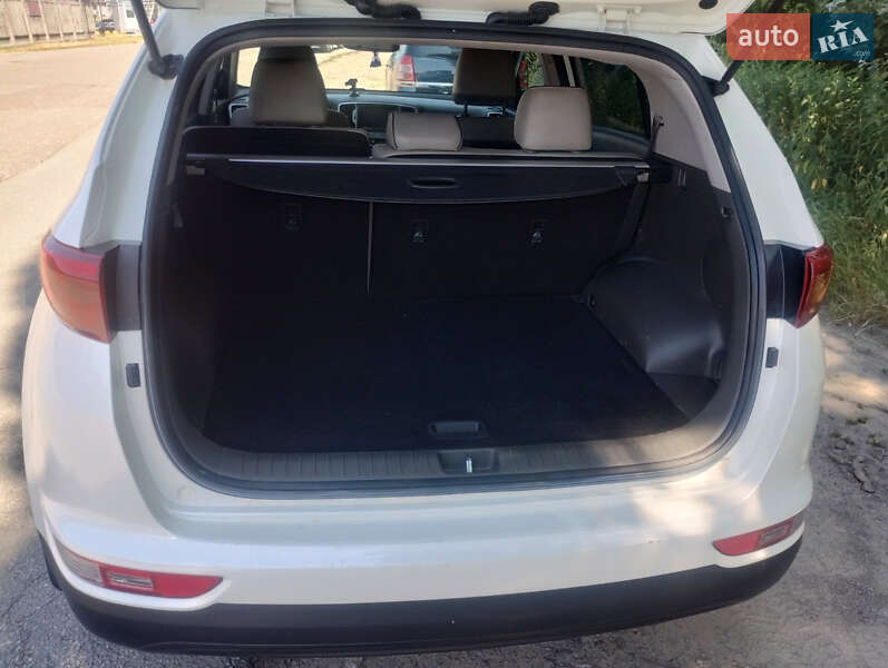 Позашляховик / Кросовер Kia Sportage 2016 в Києві фото 12 Позашляховик / Кросовер Kia Sportage 2016 в Києві