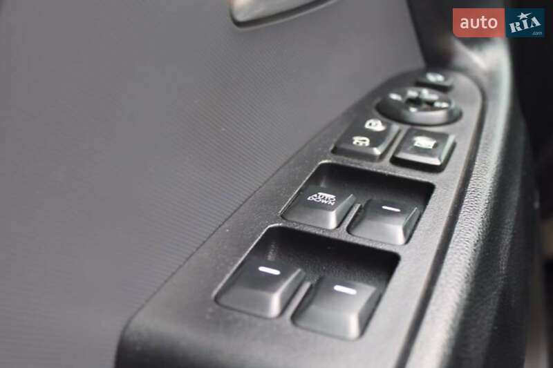 Внедорожник / Кроссовер Kia Sportage 2010 в Харькове