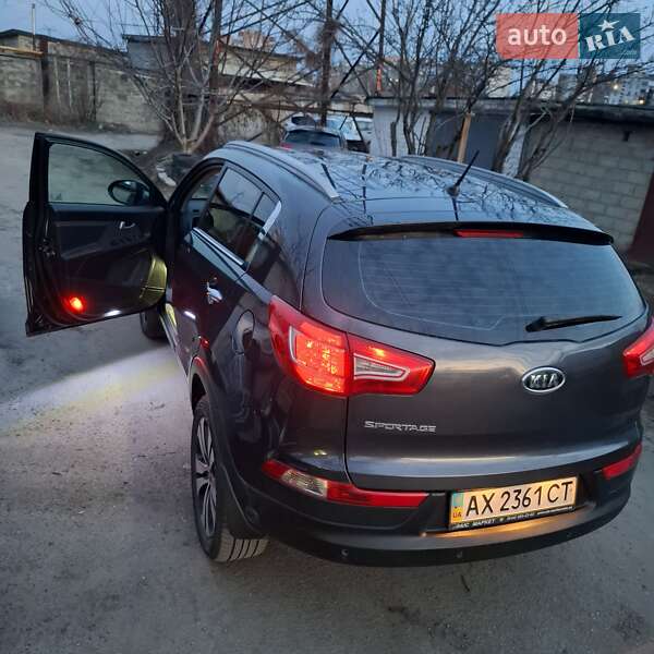 Внедорожник / Кроссовер Kia Sportage 2010 в Харькове