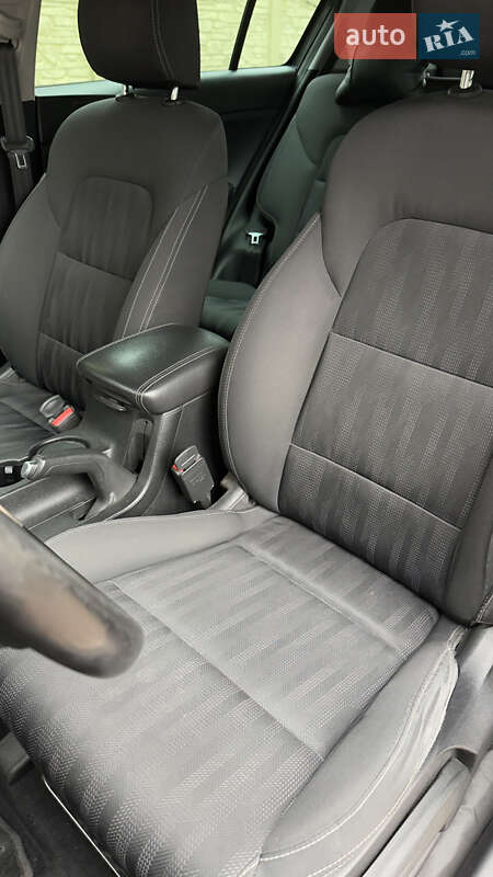 Позашляховик / Кросовер Kia Sportage 2016 в Луцьку