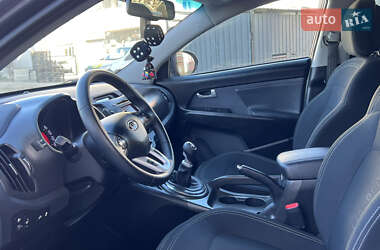 Позашляховик / Кросовер Kia Sportage 2010 в 