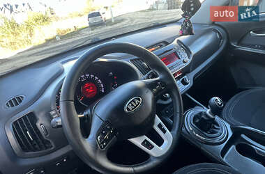 Позашляховик / Кросовер Kia Sportage 2010 в 