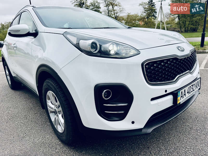 Внедорожник / Кроссовер Kia Sportage 2016 в Киеве