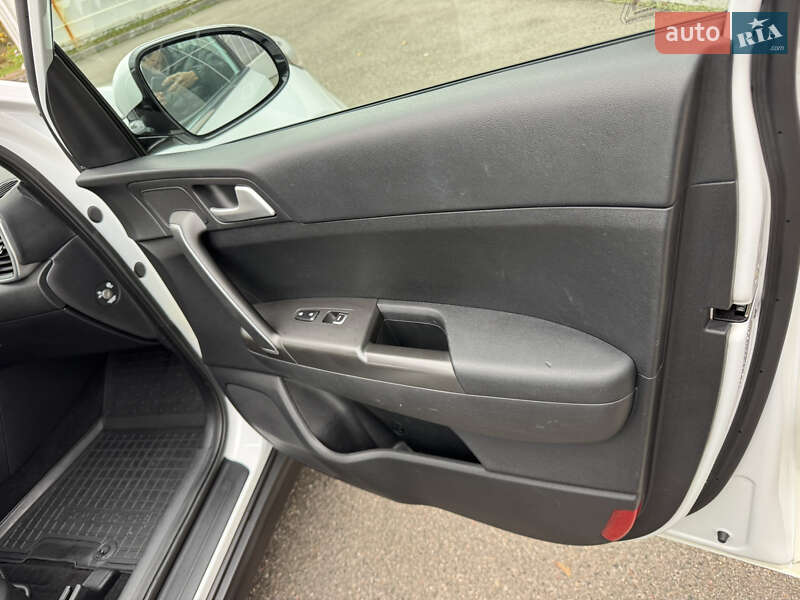 Внедорожник / Кроссовер Kia Sportage 2016 в Киеве