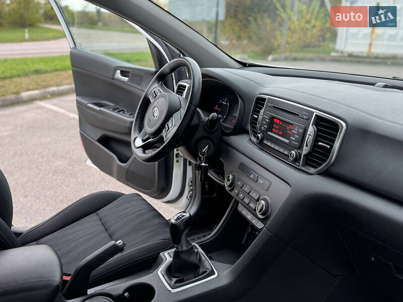 Внедорожник / Кроссовер Kia Sportage 2016 в Киеве