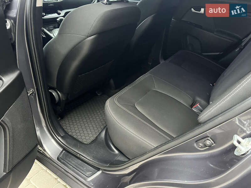 Внедорожник / Кроссовер Kia Sportage 2013 в Могилев-Подольске фото 45 Внедорожник / Кроссовер Kia Sportage 2013 в Могилев-Подольске