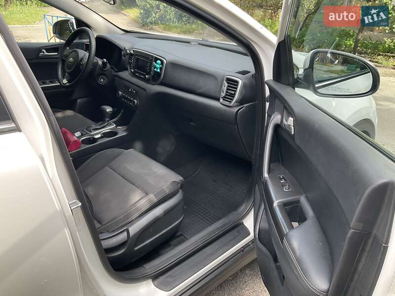 Внедорожник / Кроссовер Kia Sportage 2016 в Киеве фото 12 Внедорожник / Кроссовер Kia Sportage 2016 в Киеве