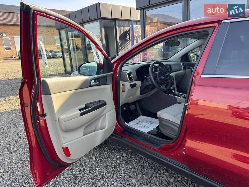 Позашляховик / Кросовер Kia Sportage 2016 в Луцьку