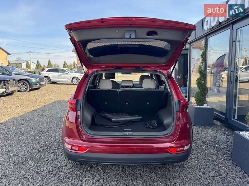 Позашляховик / Кросовер Kia Sportage 2016 в Луцьку