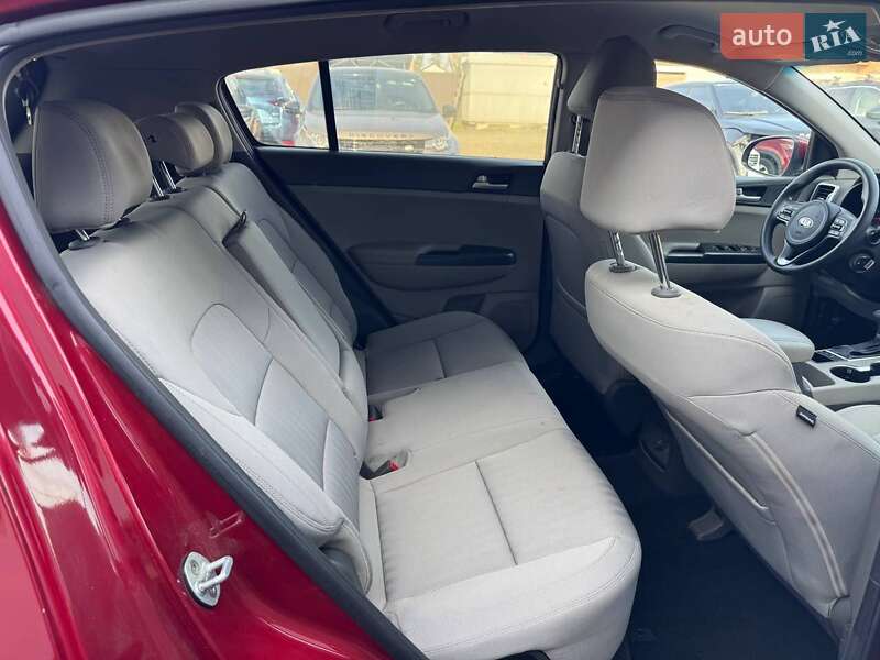 Позашляховик / Кросовер Kia Sportage 2016 в Луцьку