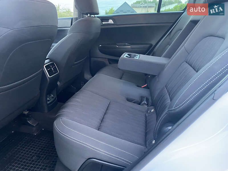 Позашляховик / Кросовер Kia Sportage 2016 в Львові фото 91 Позашляховик / Кросовер Kia Sportage 2016 в Львові