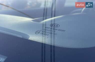 Внедорожник / Кроссовер Kia Sportage 2012 в 