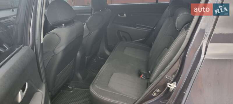 Позашляховик / Кросовер Kia Sportage 2012 в Харкові