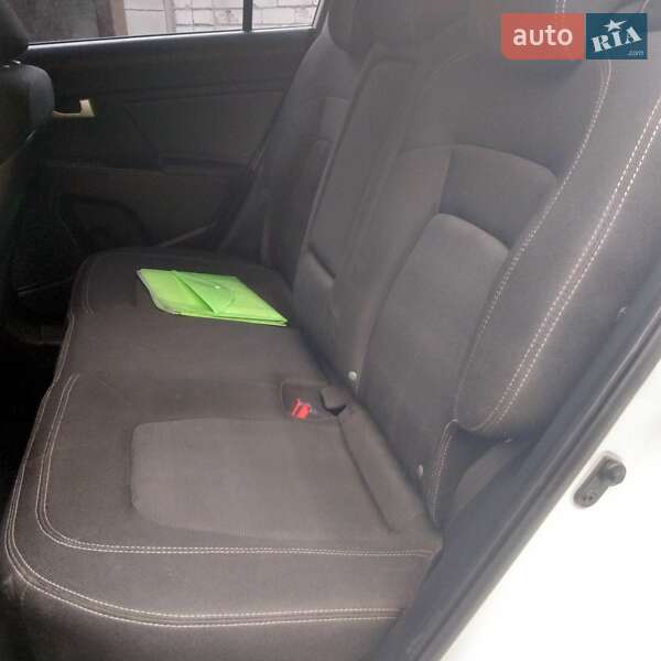Внедорожник / Кроссовер Kia Sportage 2013 в Днепре