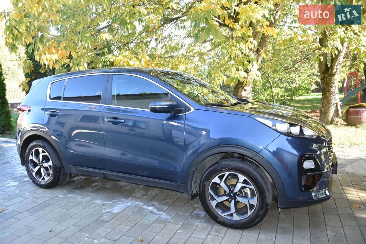 Продаю авто у відмінному стані!
Авто куплене у салоні, збережене, бо у сім’ї два авто.
Технічно та візуально — як нове, зберігався у гаражі, пробіг 29 000 км.
У подарунок:
комплект зимових коліс
резинові килимки
Гаражне зберігання, без пошкоджень, без ДТП.
Перекупщики — не турбувати! Серйозні покупці — пишіть у Viber.
