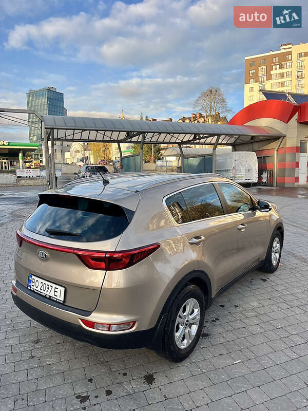 Позашляховик / Кросовер Kia Sportage 2016 в Тернополі фото 11 Позашляховик / Кросовер Kia Sportage 2016 в Тернополі