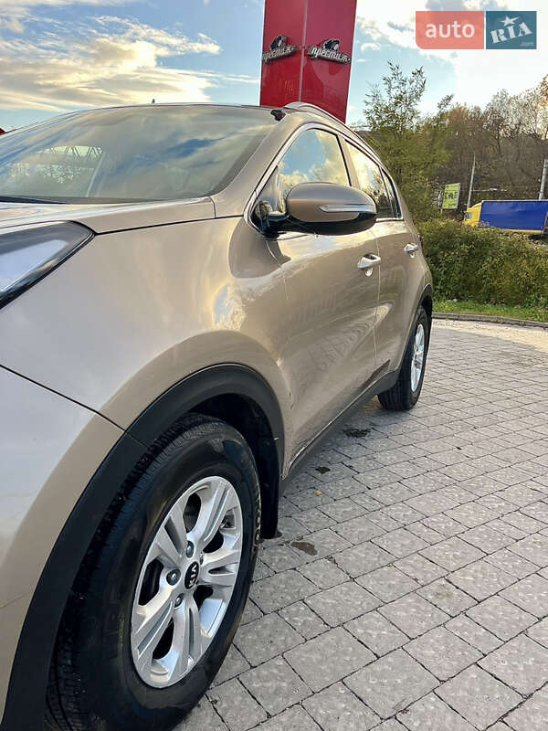 Позашляховик / Кросовер Kia Sportage 2016 в Тернополі фото 26 Позашляховик / Кросовер Kia Sportage 2016 в Тернополі