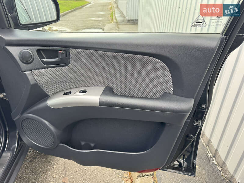 Позашляховик / Кросовер Kia Sportage 2008 в Києві