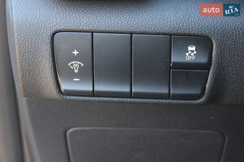 Позашляховик / Кросовер Kia Sportage 2017 в Дніпрі