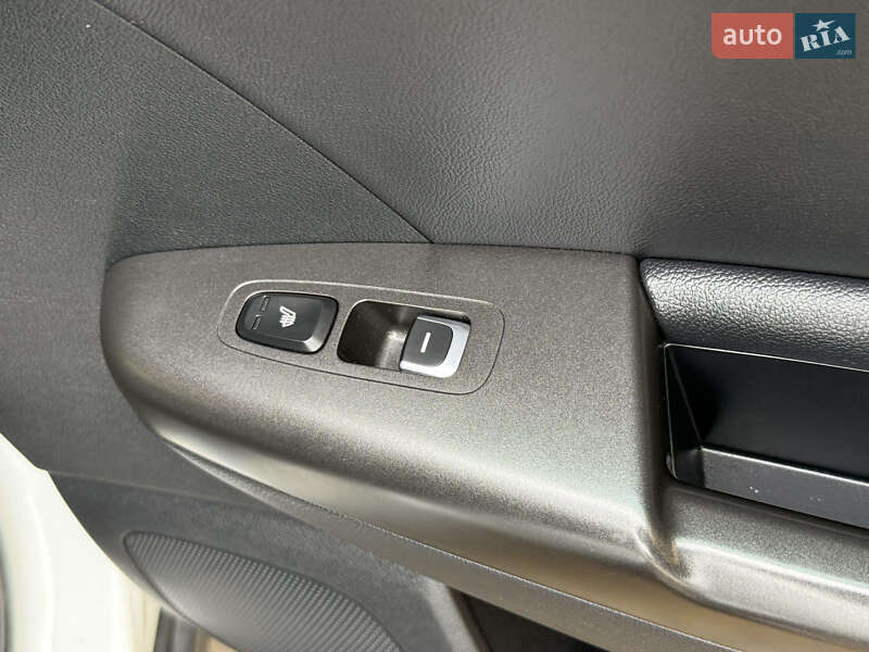 Позашляховик / Кросовер Kia Sportage 2017 в Дрогобичі фото 11 Позашляховик / Кросовер Kia Sportage 2017 в Дрогобичі