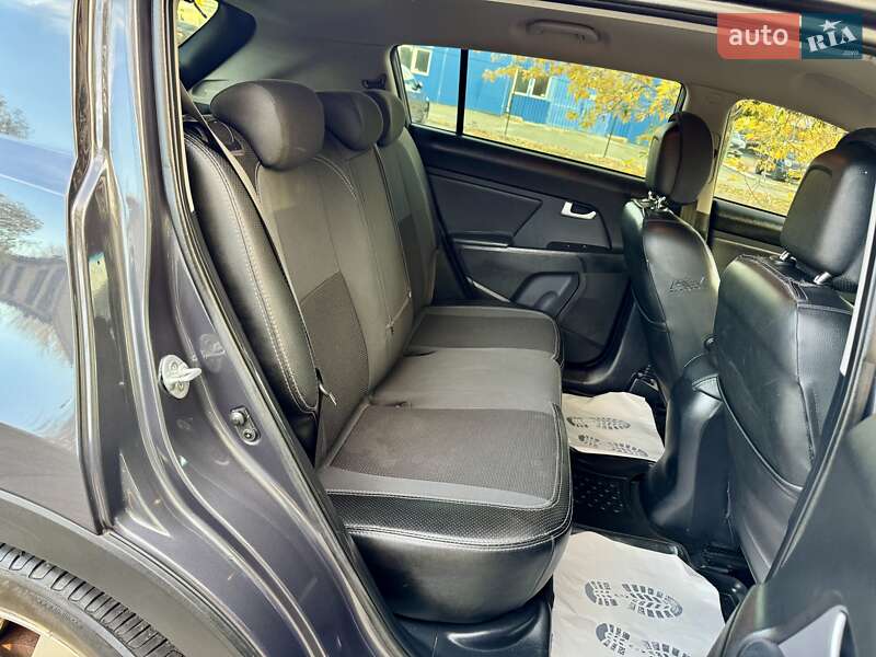 Внедорожник / Кроссовер Kia Sportage 2013 в Киеве