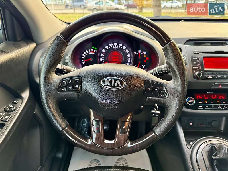 Внедорожник / Кроссовер Kia Sportage 2013 в Киеве