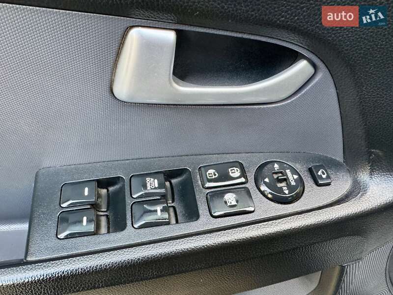 Внедорожник / Кроссовер Kia Sportage 2013 в Киеве