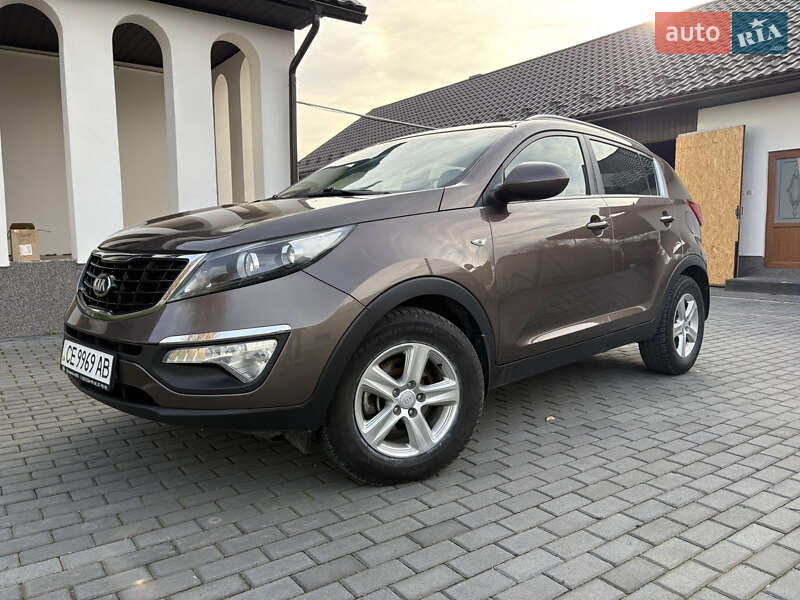 Внедорожник / Кроссовер Kia Sportage 2015 в Черновцах