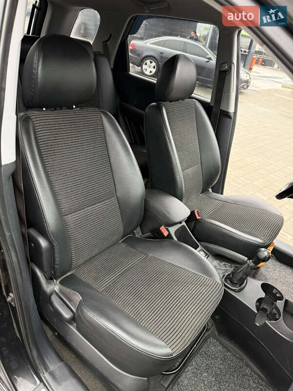 Внедорожник / Кроссовер Kia Sportage 2006 в Каменец-Подольском