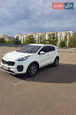 Позашляховик / Кросовер Kia Sportage 2015 в Миколаєві