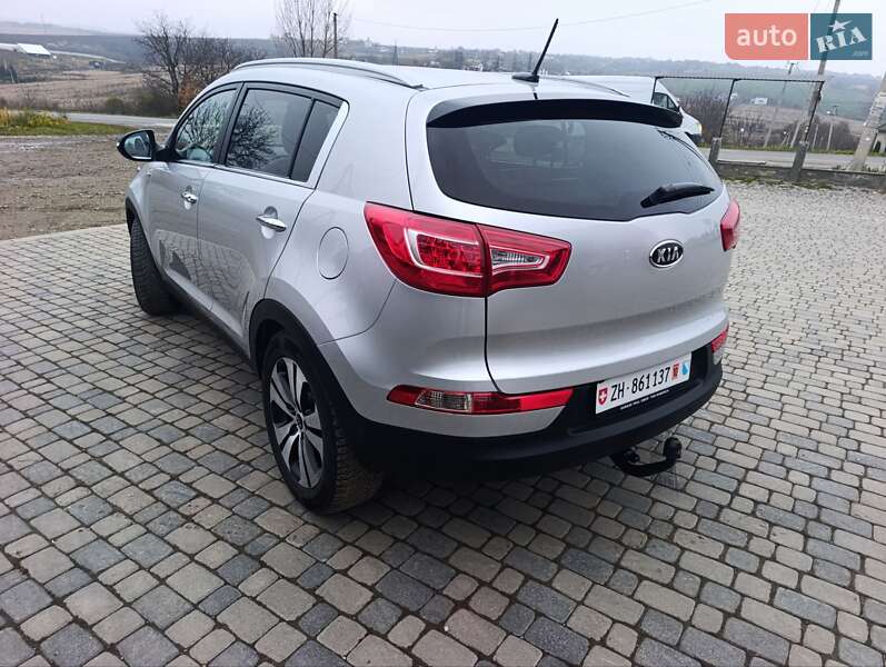 Позашляховик / Кросовер Kia Sportage 2011 в Чернівцях